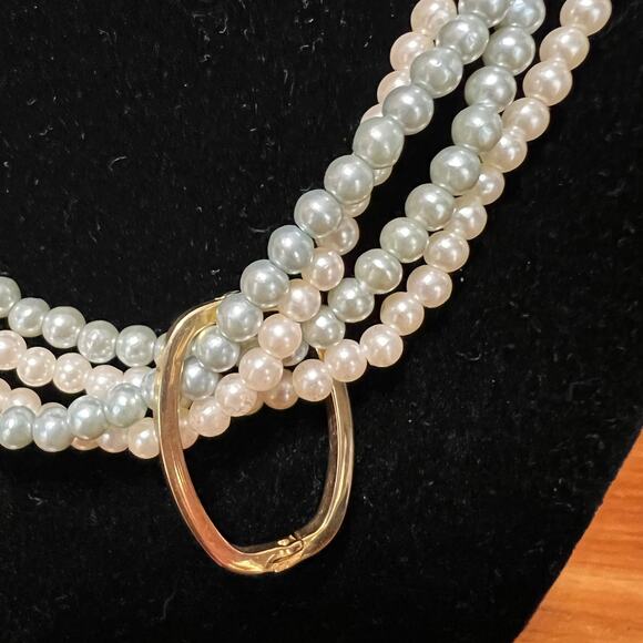 Vintage Necklace Layered Strand Faux Pearls White Light Blue Gold Tone Clasp MCM - Picture 5 of 6